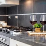 Clicksardegna Brionis Sea View, 7 Bedrooms, 5 Bathrooms And 3 Kitchens Alghero