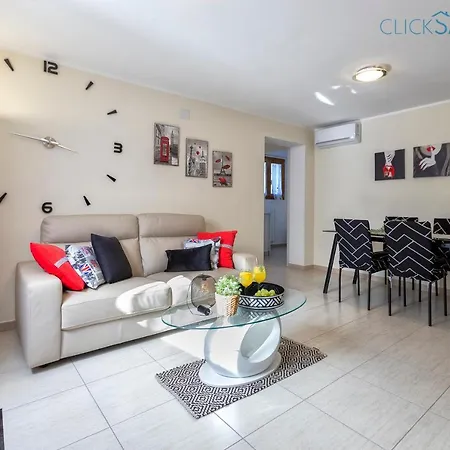 Clicksardegna Brionis Sea View, 7 Bedrooms, 5 Bathrooms And 3 Kitchens Alghero