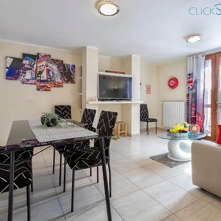 别墅 Clicksardegna Brionis Sea View, 7 Bedrooms, 5 Bathrooms And 3 Kitchens