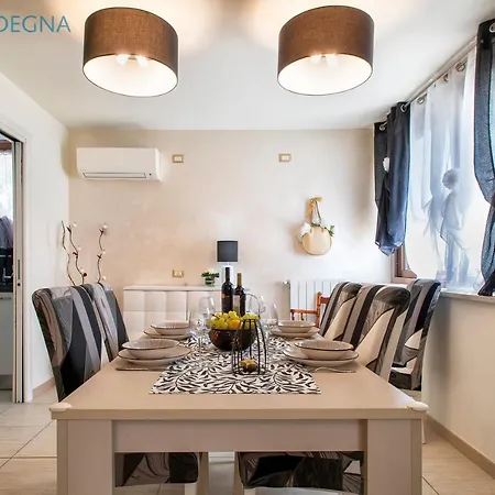 빌라 Clicksardegna Brionis Sea View, 7 Bedrooms, 5 Bathrooms And 3 Kitchens *