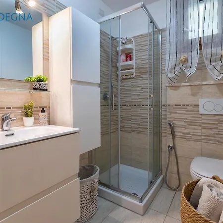 Clicksardegna Brionis Sea View, 7 Bedrooms, 5 Bathrooms And 3 Kitchens 빌라