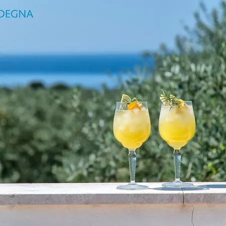 Clicksardegna Brionis Sea View, 7 Bedrooms, 5 Bathrooms And 3 Kitchens 빌라 *