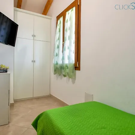 Clicksardegna Brionis Sea View, 7 Bedrooms, 5 Bathrooms And 3 Kitchens * 알게로