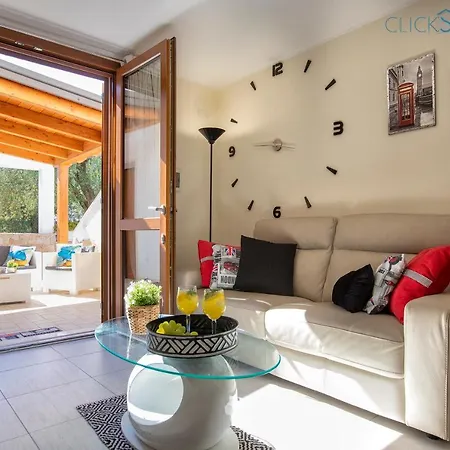 Clicksardegna Brionis Sea View, 7 Bedrooms, 5 Bathrooms And 3 Kitchens 빌라 *