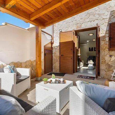 Clicksardegna Brionis Sea View, 7 Bedrooms, 5 Bathrooms And 3 Kitchens 别墅 阿尔盖罗
