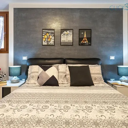빌라 Clicksardegna Brionis Sea View, 7 Bedrooms, 5 Bathrooms And 3 Kitchens *
