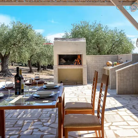 Clicksardegna Brionis Sea View, 7 Bedrooms, 5 Bathrooms And 3 Kitchens *