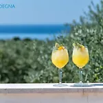 Clicksardegna Brionis Sea View, 7 Bedrooms, 5 Bathrooms And 3 Kitchens 빌라 *