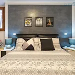 빌라 Clicksardegna Brionis Sea View, 7 Bedrooms, 5 Bathrooms And 3 Kitchens *