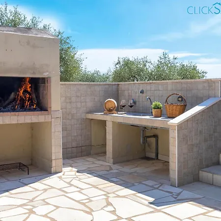 Clicksardegna Brionis Sea View, 7 Bedrooms, 5 Bathrooms And 3 Kitchens Villa Alghero