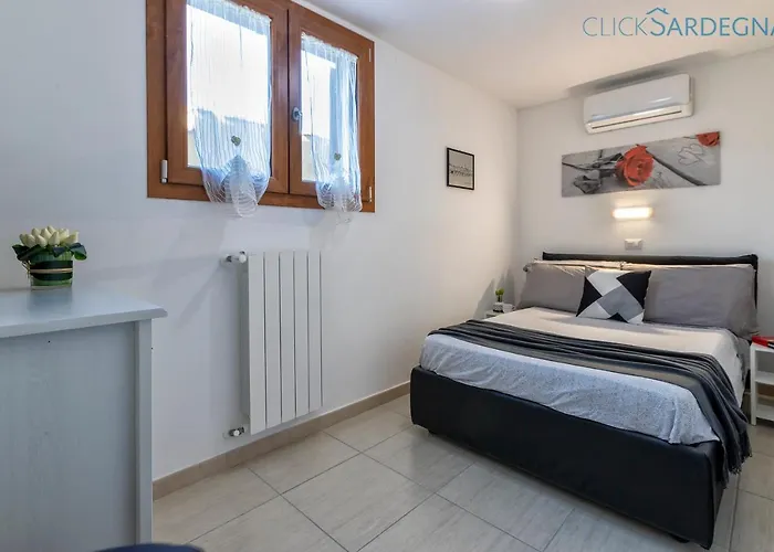 Clicksardegna Brionis Sea View, 7 Bedrooms, 5 Bathrooms And 3 Kitchens *