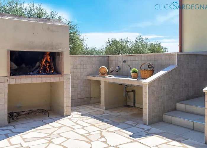 Clicksardegna Brionis Sea View, 7 Bedrooms, 5 Bathrooms And 3 Kitchens Villa Alguer